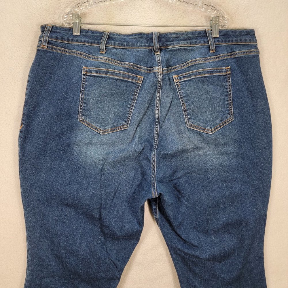 Torrid Plus Size Dark Blue Denim Stretch Mid Rise Cropped Straight Jeans - Picture 10 of 15